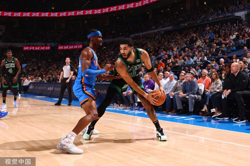 迎新一轮返程高峰 全国铁路春运发送旅客突破4亿人次.