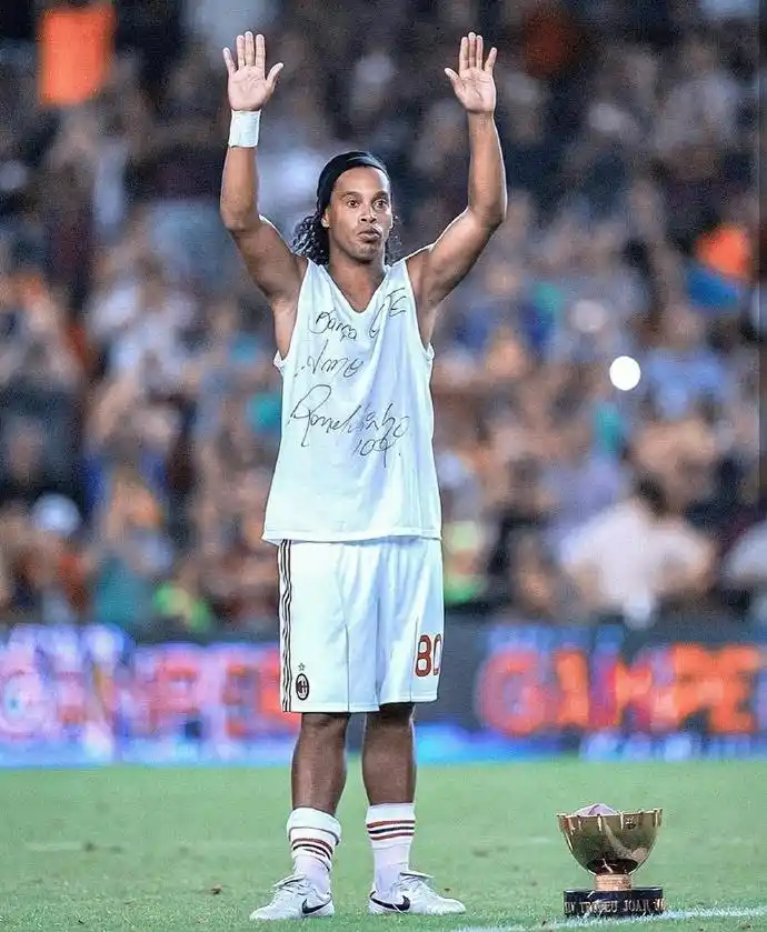 伦的足球盛 伦的足球盛